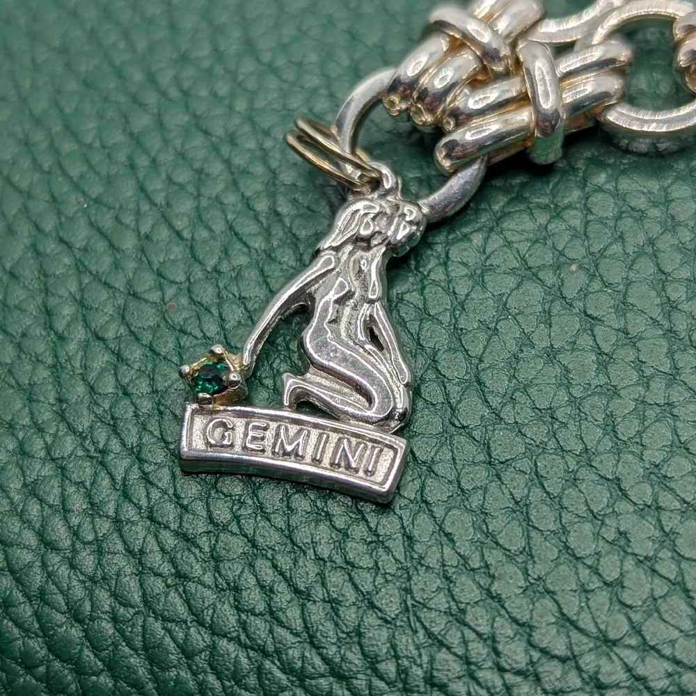 ✨ Silver Dog Charm Bracelet ✨ - Picture 4 of 8